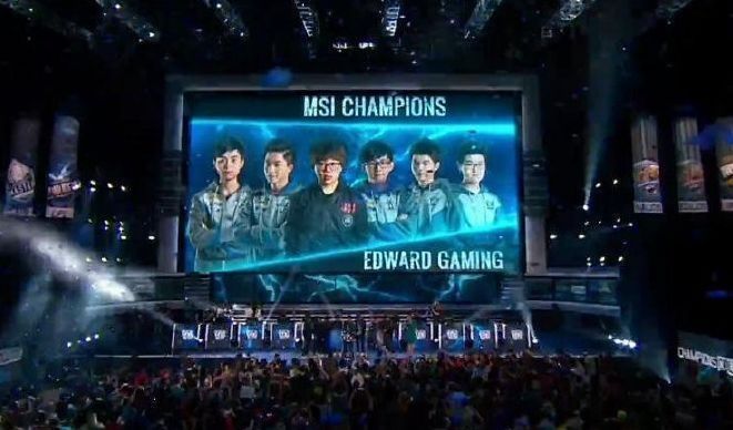 UP群访 Ning：我虽然真的很久没玩过千珏了 但队友们都相信了我